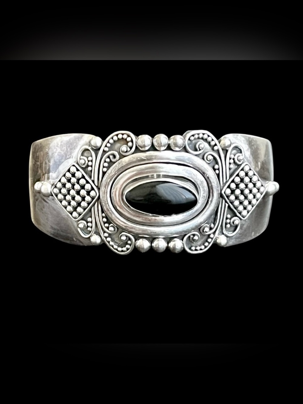 Vintage ornate sterling silver black onyx cuff bracelet - Picture 2 of 8